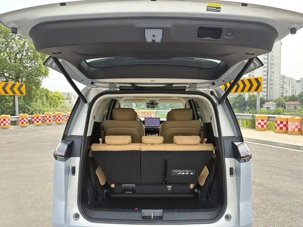 Trumpchi E8 PHEV 2024 Model 150km MAX+ — миниатюра 10