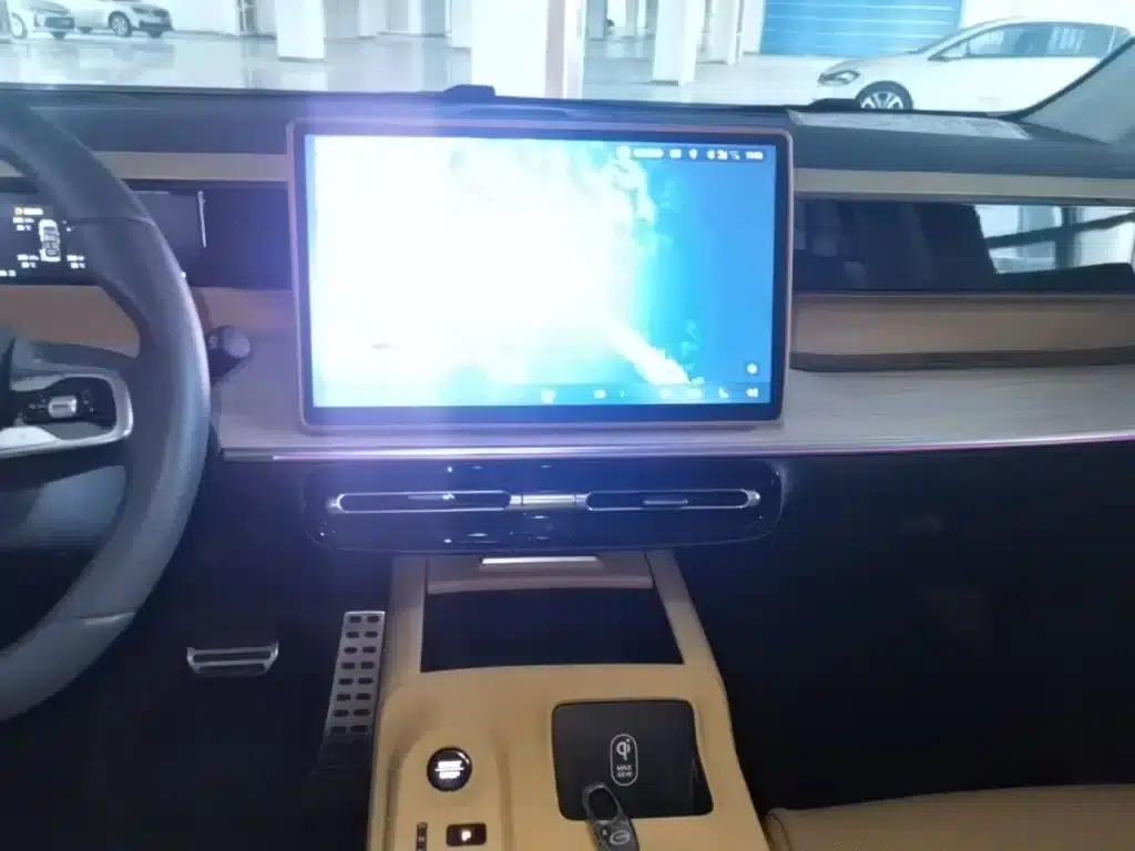 Trumpchi E8 PHEV 2024 Model 150km MAX — миниатюра 5