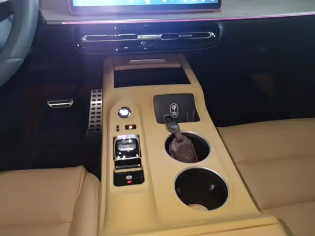 Trumpchi E8 PHEV 2024 Model 150km MAX — миниатюра 6