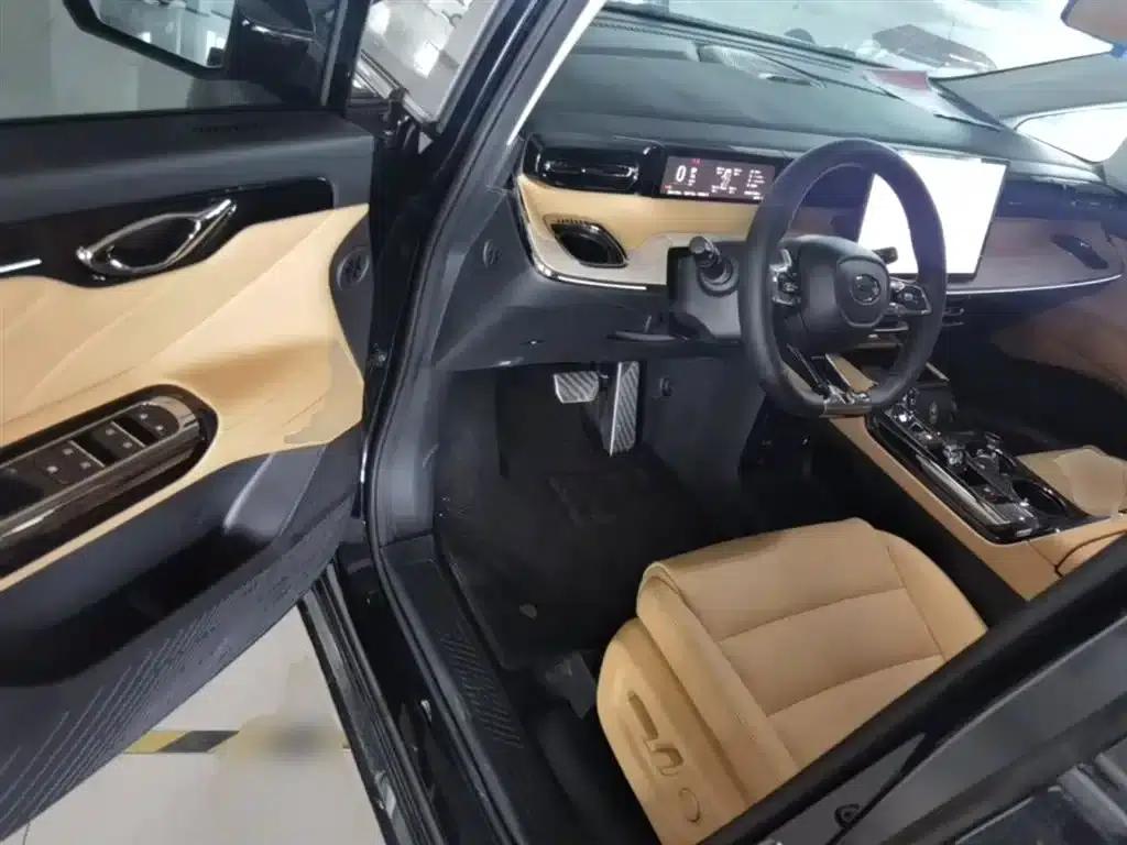 Trumpchi E8 PHEV 2024 Model 150km MAX+ — миниатюра 16