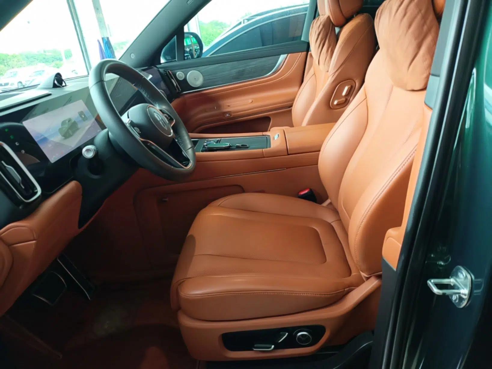 Hima AITO M9 2024 Range-Extended Max Edition 52 kWh 6-Seater Version — миниатюра 17