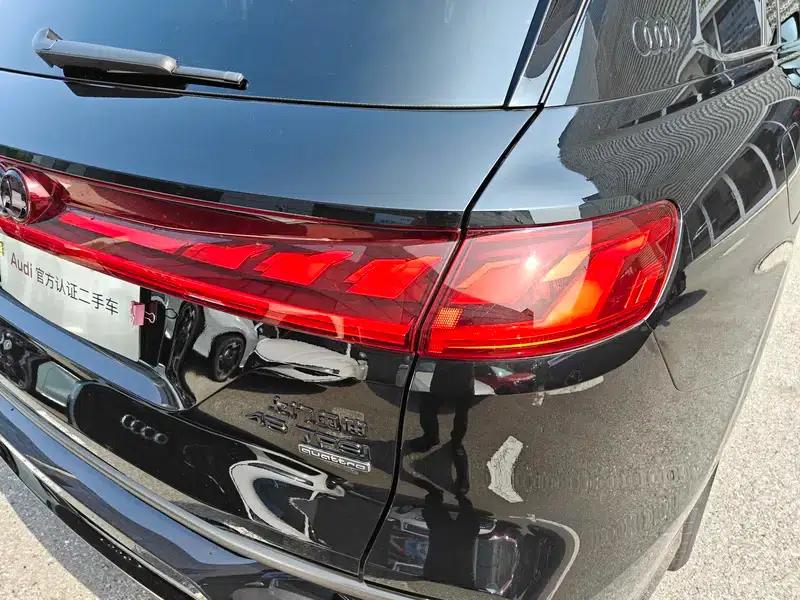 Audi Q6 2024 45TFSI quattro Black Knight Edition Flying Rider Package 6 Seats — миниатюра 14