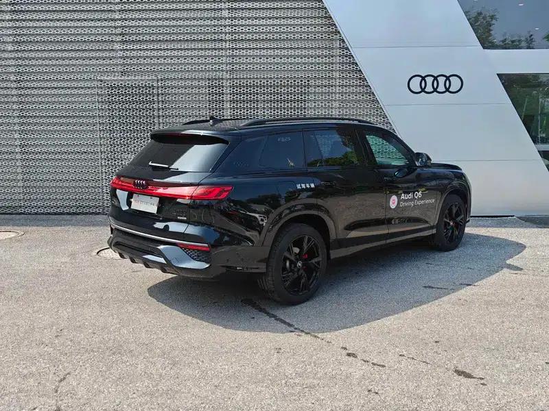 Audi Q6 2024 45TFSI quattro Black Knight Edition Flying Rider Package 6 Seats — миниатюра 4