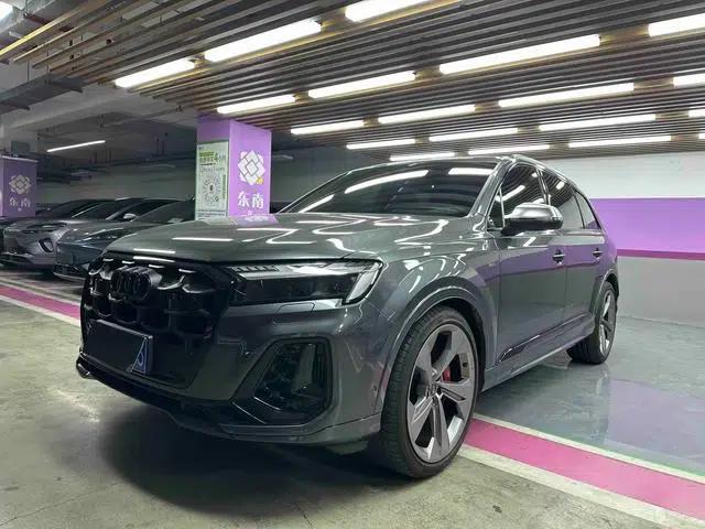 Audi SQ7 2024 4.0 TFSI Dark Knight Edition