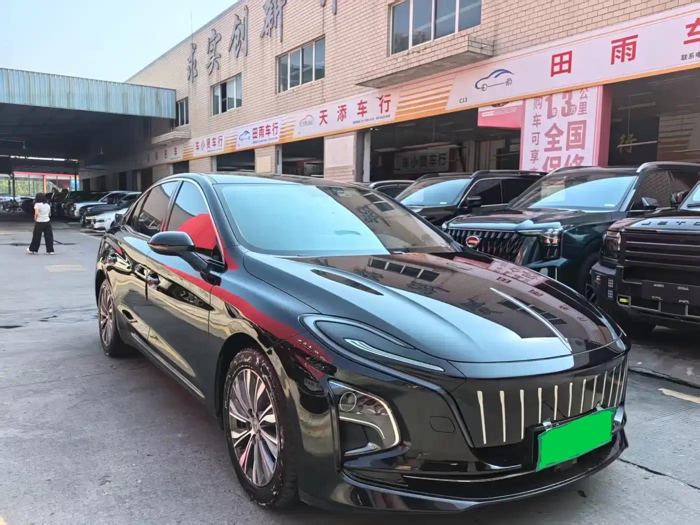 Hongqi E-QM5 2022 Model, 431km Charging Enjoyment Edition — миниатюра 3