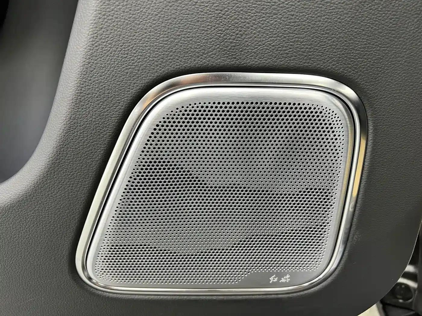 Hongqi E-HS9 2022 Model 660km Flagship Edition (Four Seats) — миниатюра 5