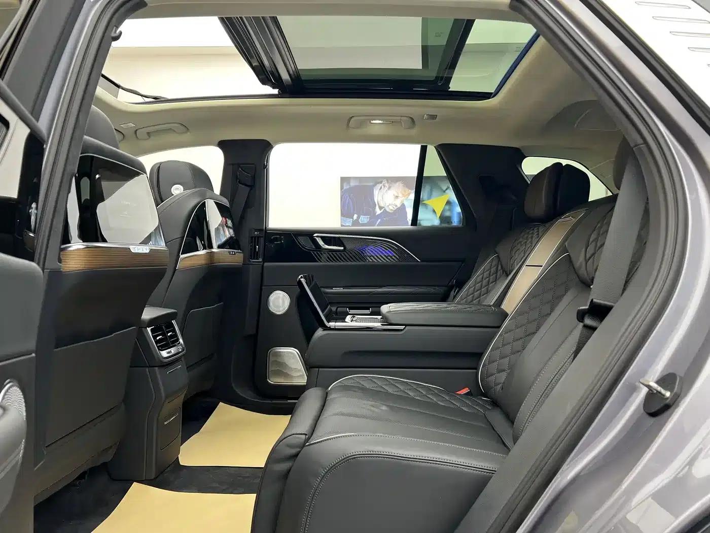 Hongqi E-HS9 2022 Model 660km Flagship Edition (Four Seats) — миниатюра 6