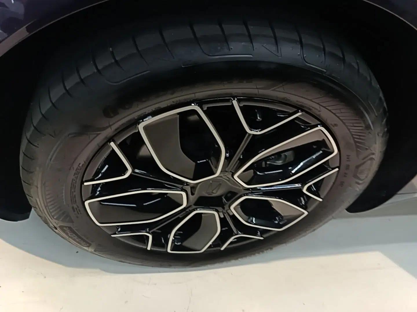 Avatr 07 2026 Ultra Pure-Electric All-Wheel-Drive Version — миниатюра 10