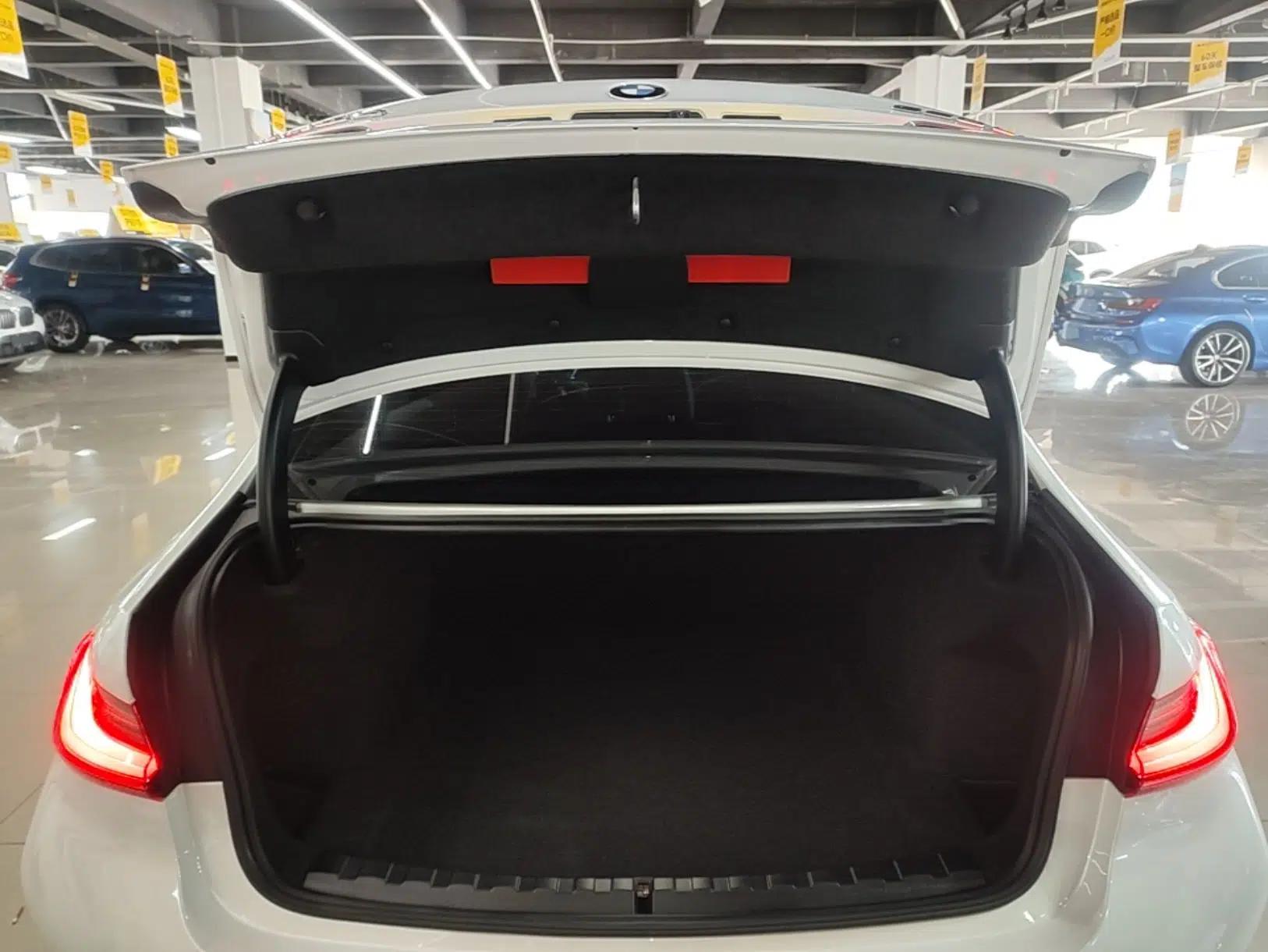 BMW 3 Series 2024 320Li M Sport Package — миниатюра 22