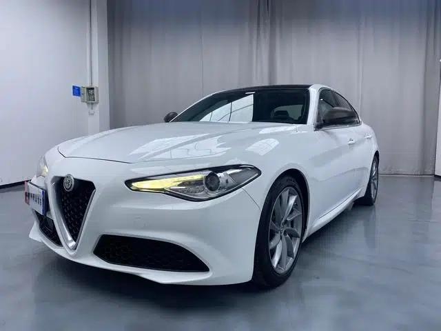 Giulia Juliet 2017 2.0T 280HP Luxury Edition