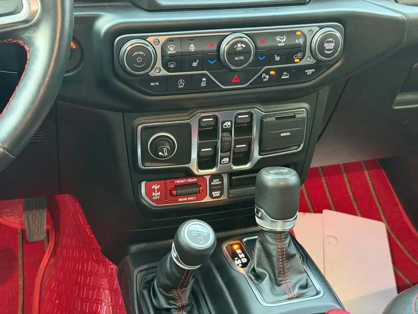 2021 Jeep Wrangler 2.0T Rubicon 4-Door — миниатюра 7