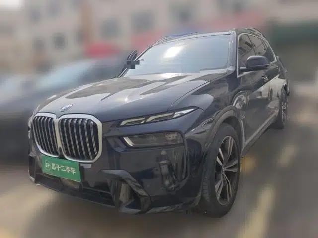 BMW X7 2023 xDrive40i Luxury Package with Leading Features