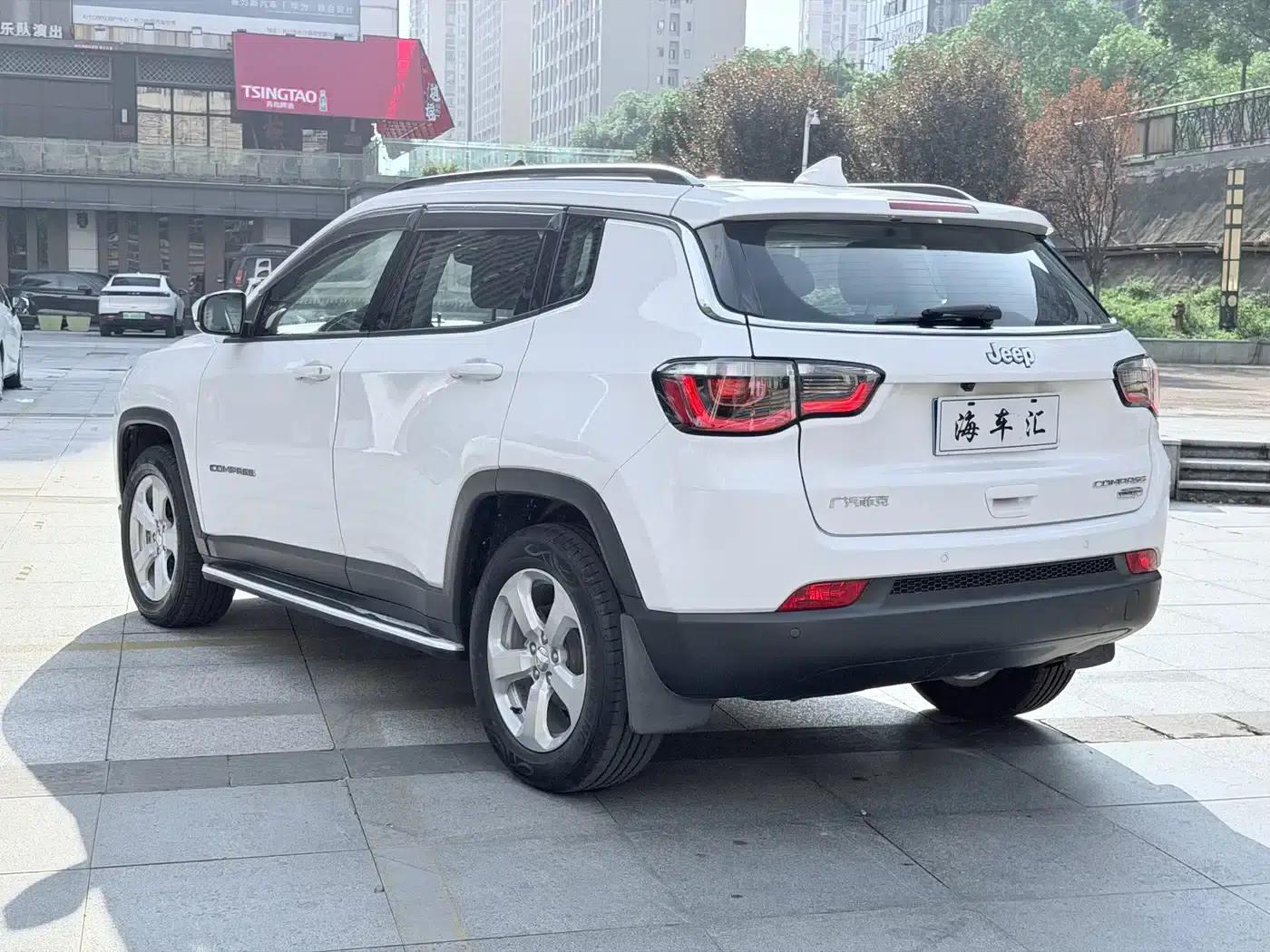 Jeep Compass 2017 200T Automatic Comfort Edition — миниатюра 6