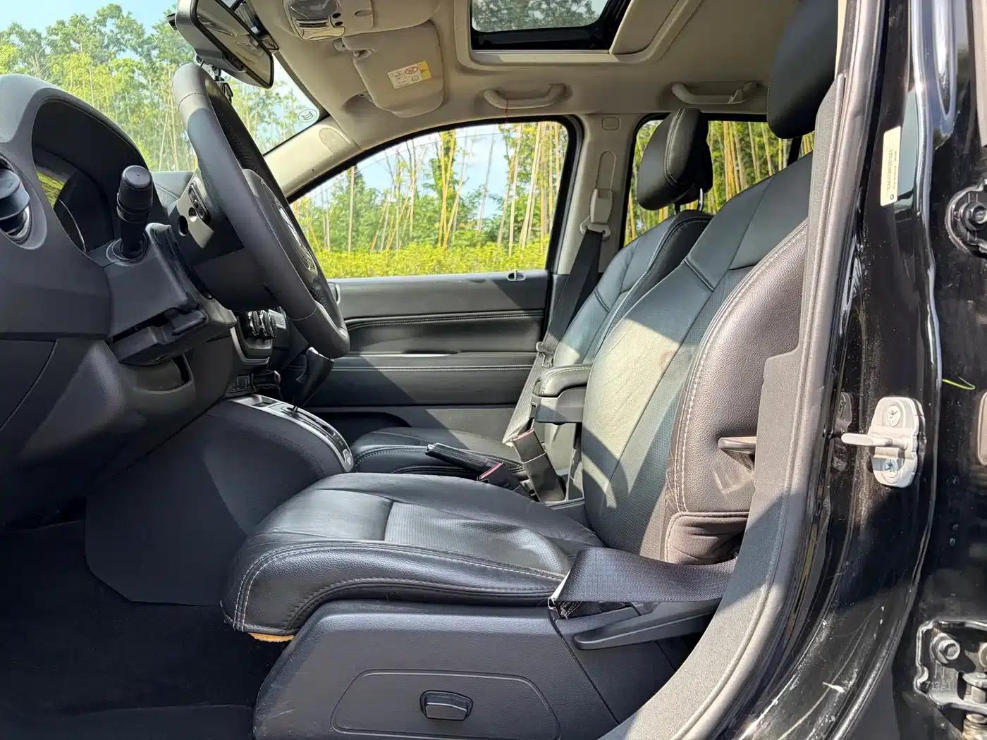 2014 Jeep Compass (Imported) Facelift 2.0L 2WD Elite Edition — миниатюра 12