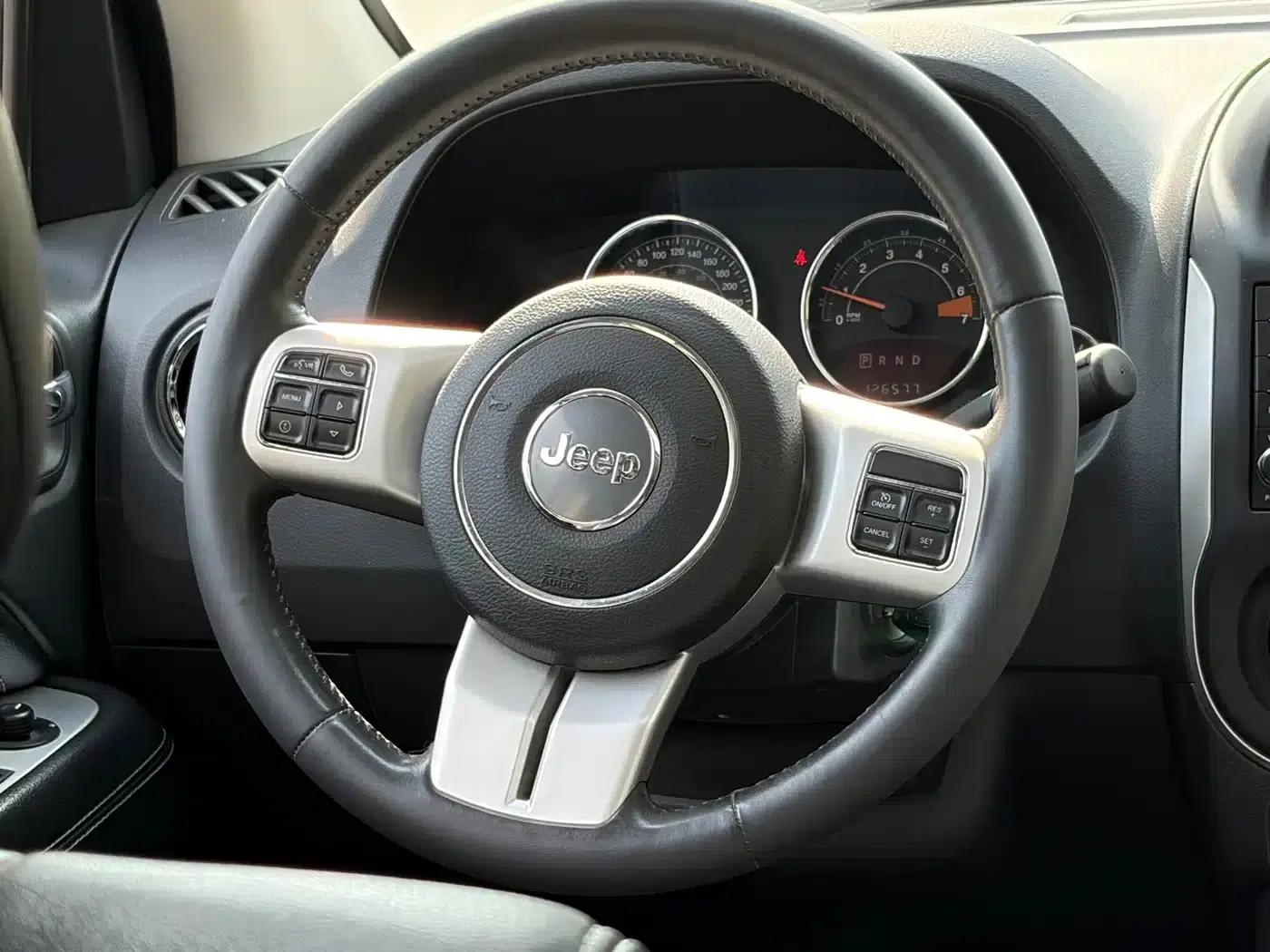 2014 Jeep Compass (Imported) Facelift 2.0L 2WD Elite Edition — миниатюра 9