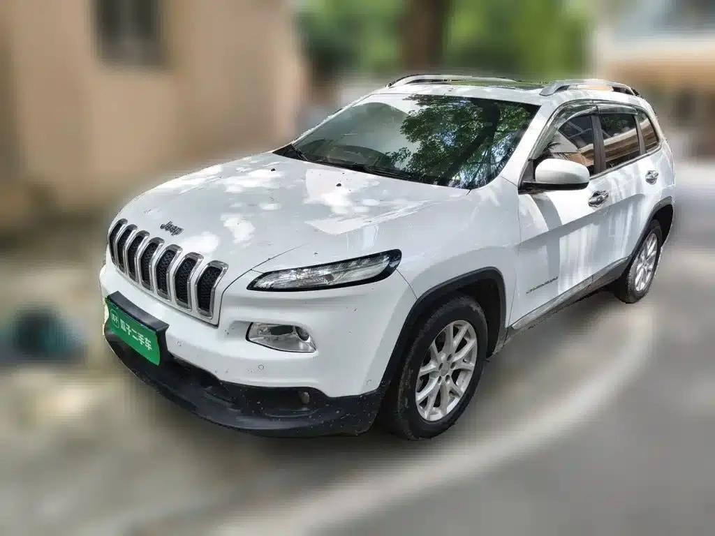 Jeep Cherokee 2016 2.0L Premium Edition — миниатюра 1