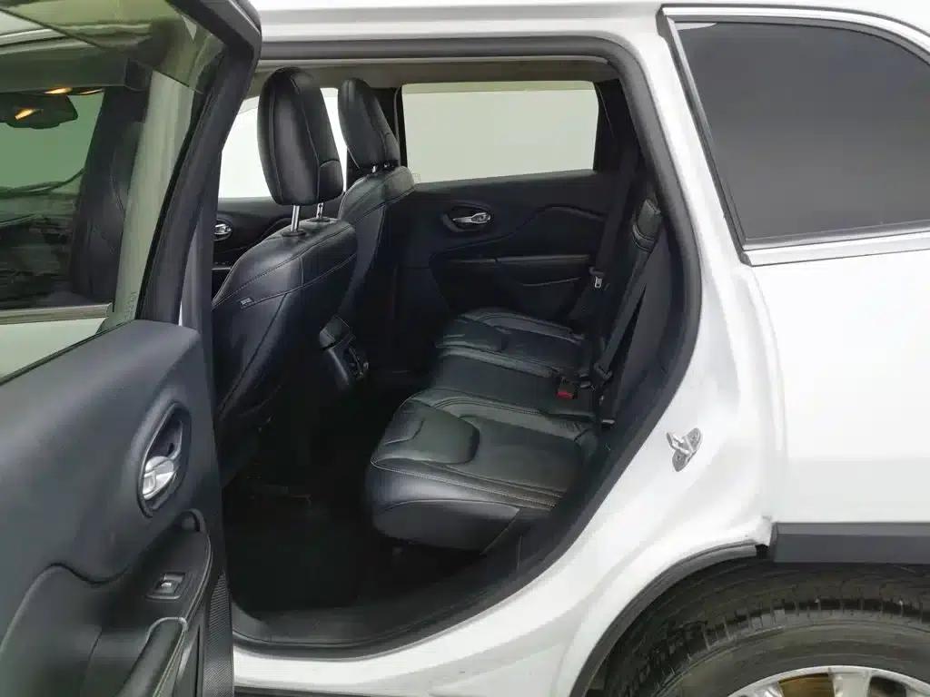 Jeep Cherokee (Imported) 2014 2.4L Luxury Edition — миниатюра 15