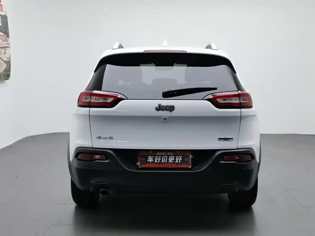 Jeep Cherokee (Imported) 2014 2.4L Luxury Edition — миниатюра 4