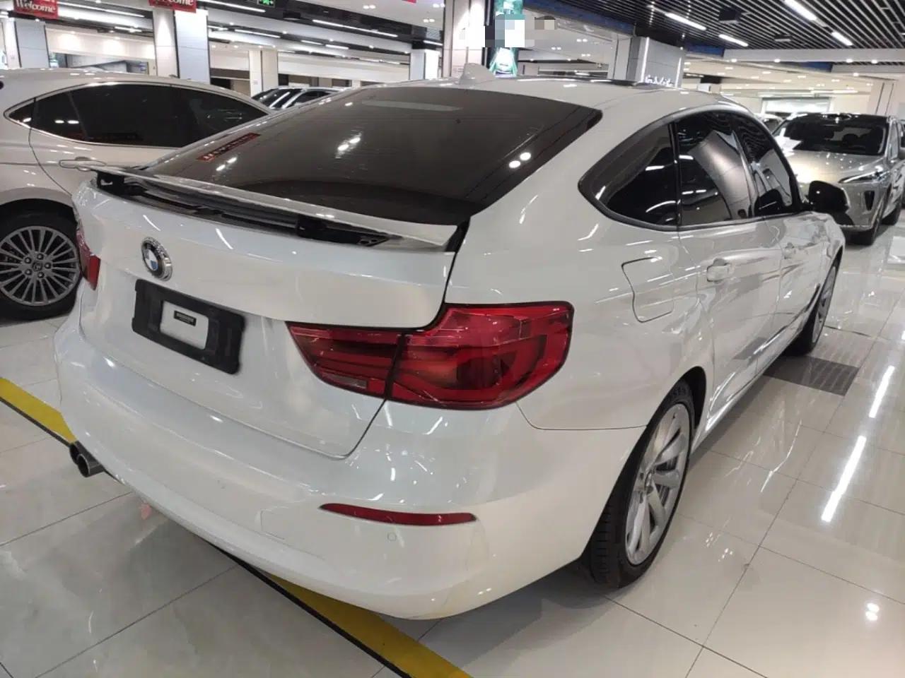 BMW 3 Series GT 2019 320i Sport Edition — миниатюра 6