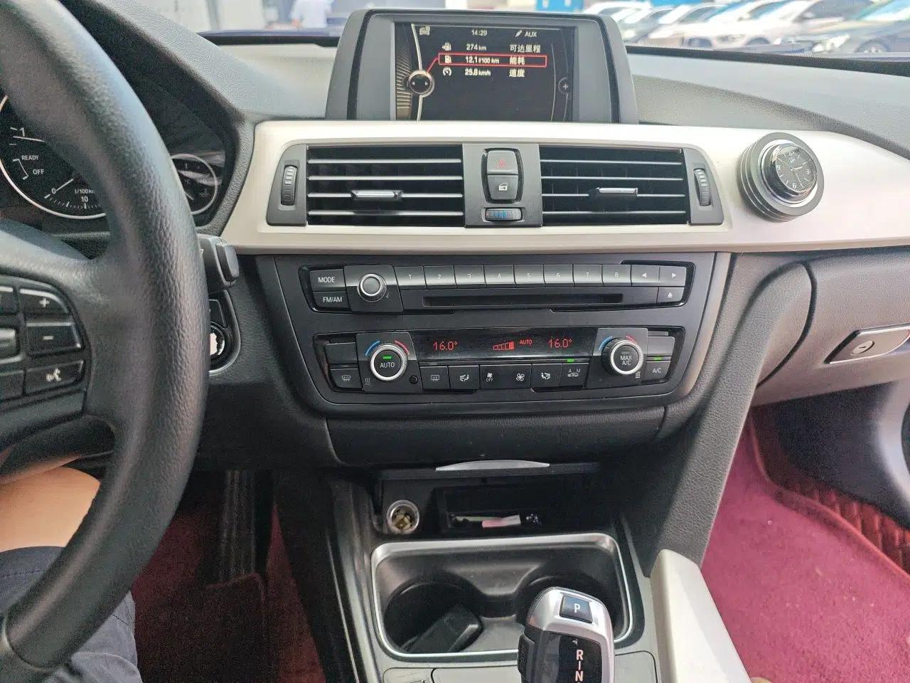BMW 3 Series GT 2013 320i Leading Model — миниатюра 13