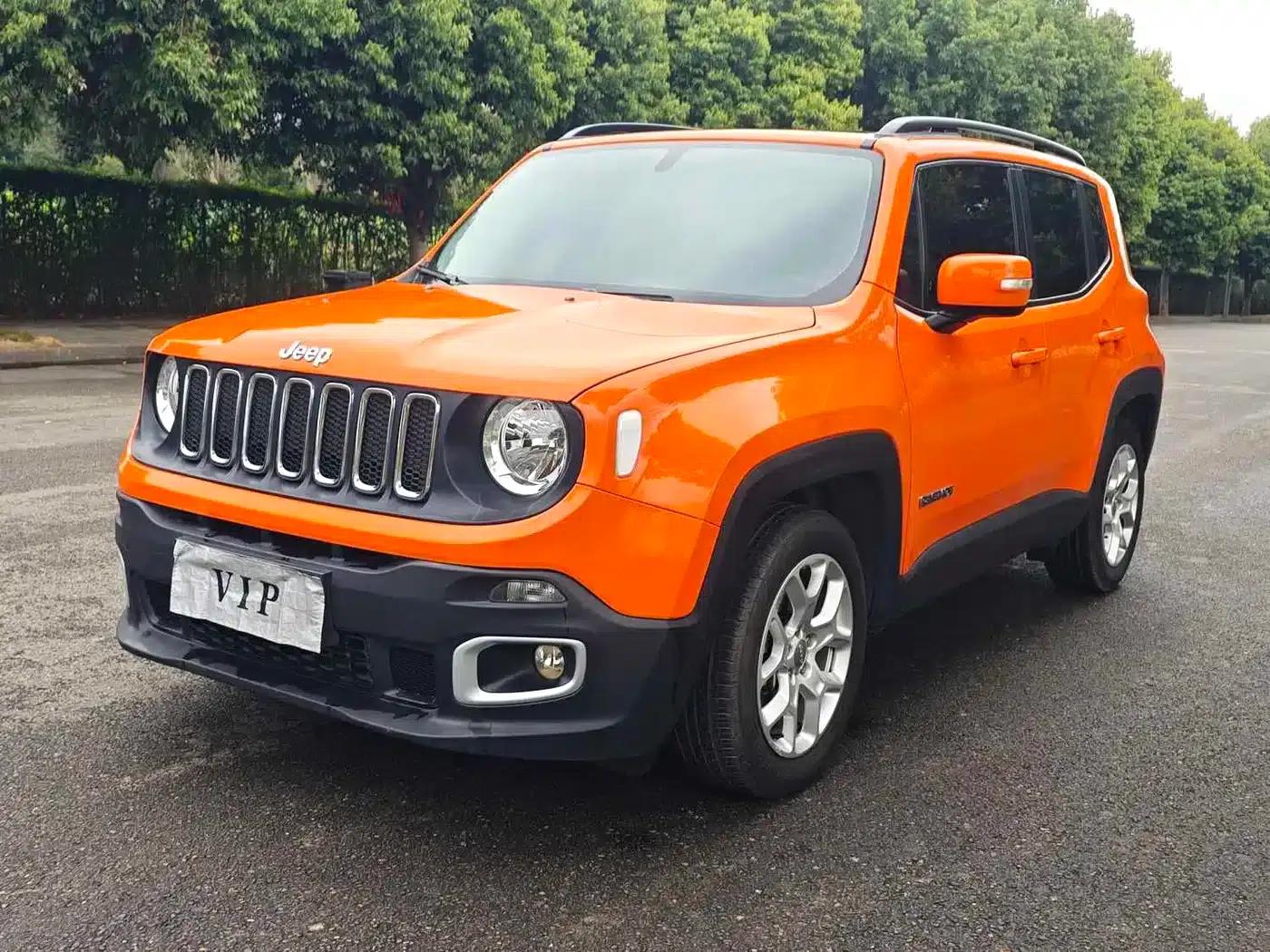 Jeep Renegade 2018 Connected Large Screen Edition 180T Automatic Smart Edition — миниатюра 1