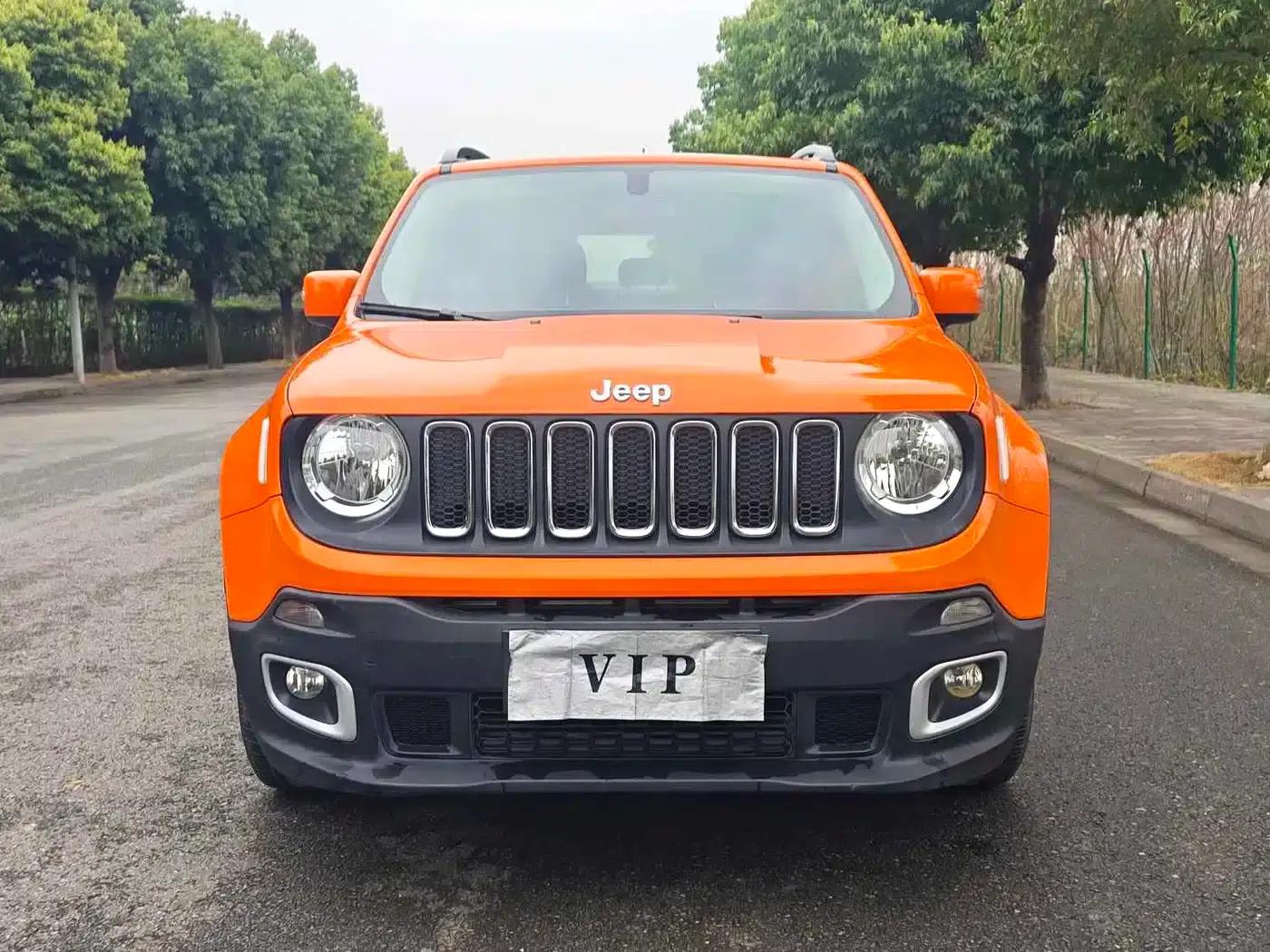 Jeep Renegade 2018 Connected Large Screen Edition 180T Automatic Smart Edition — миниатюра 3