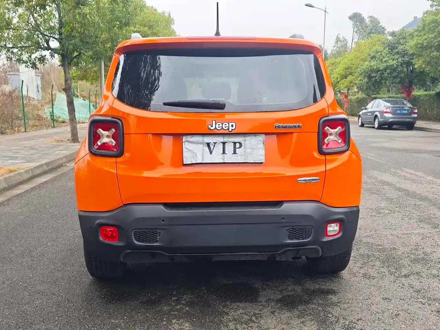 Jeep Renegade 2018 Connected Large Screen Edition 180T Automatic Smart Edition — миниатюра 9