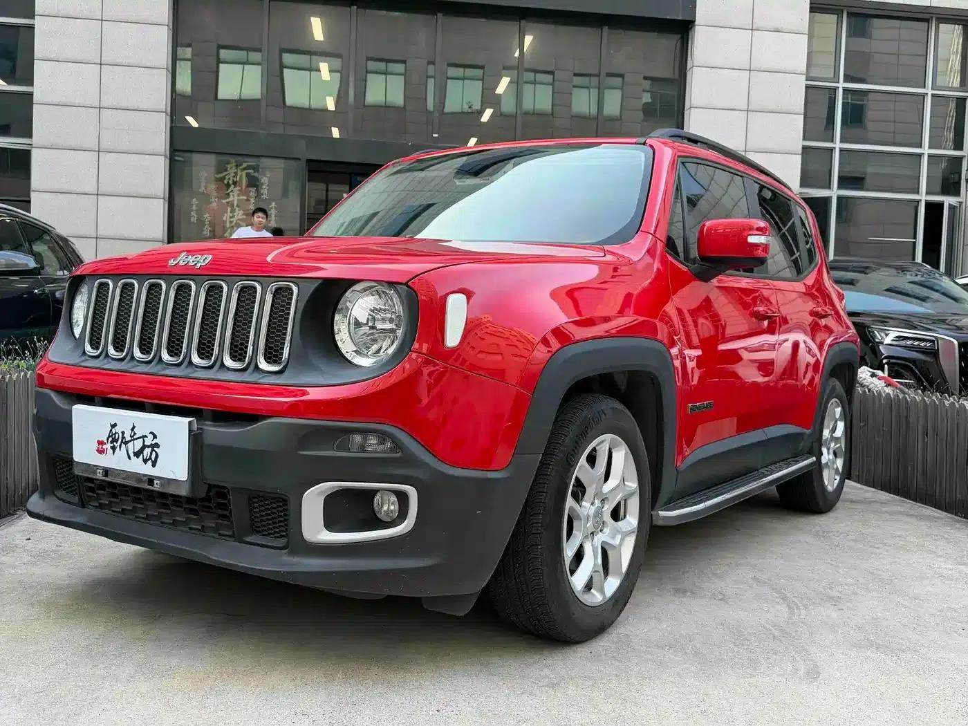 Jeep Renegade 2018 Connected Large Screen Edition 180T Automatic Power Edition — миниатюра 3