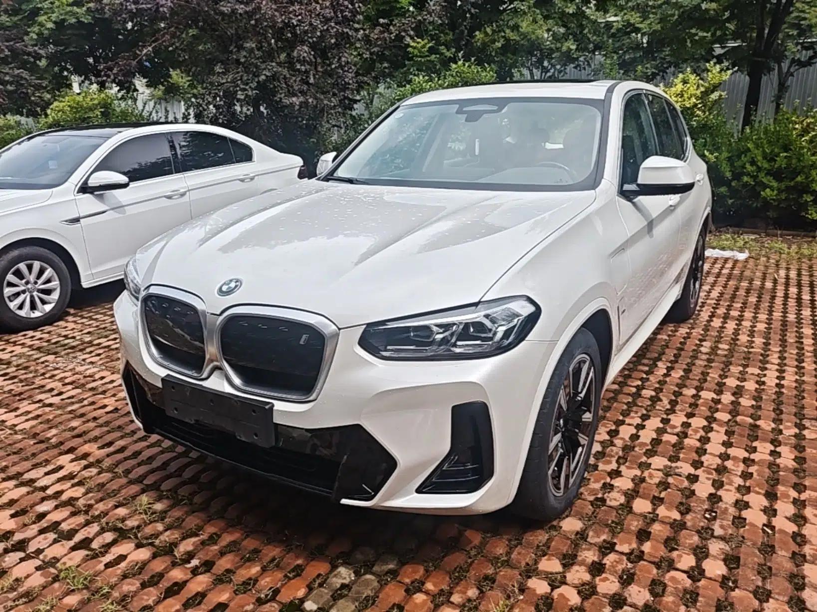 BMW iX3 2022 Updated Leading Version — миниатюра 1