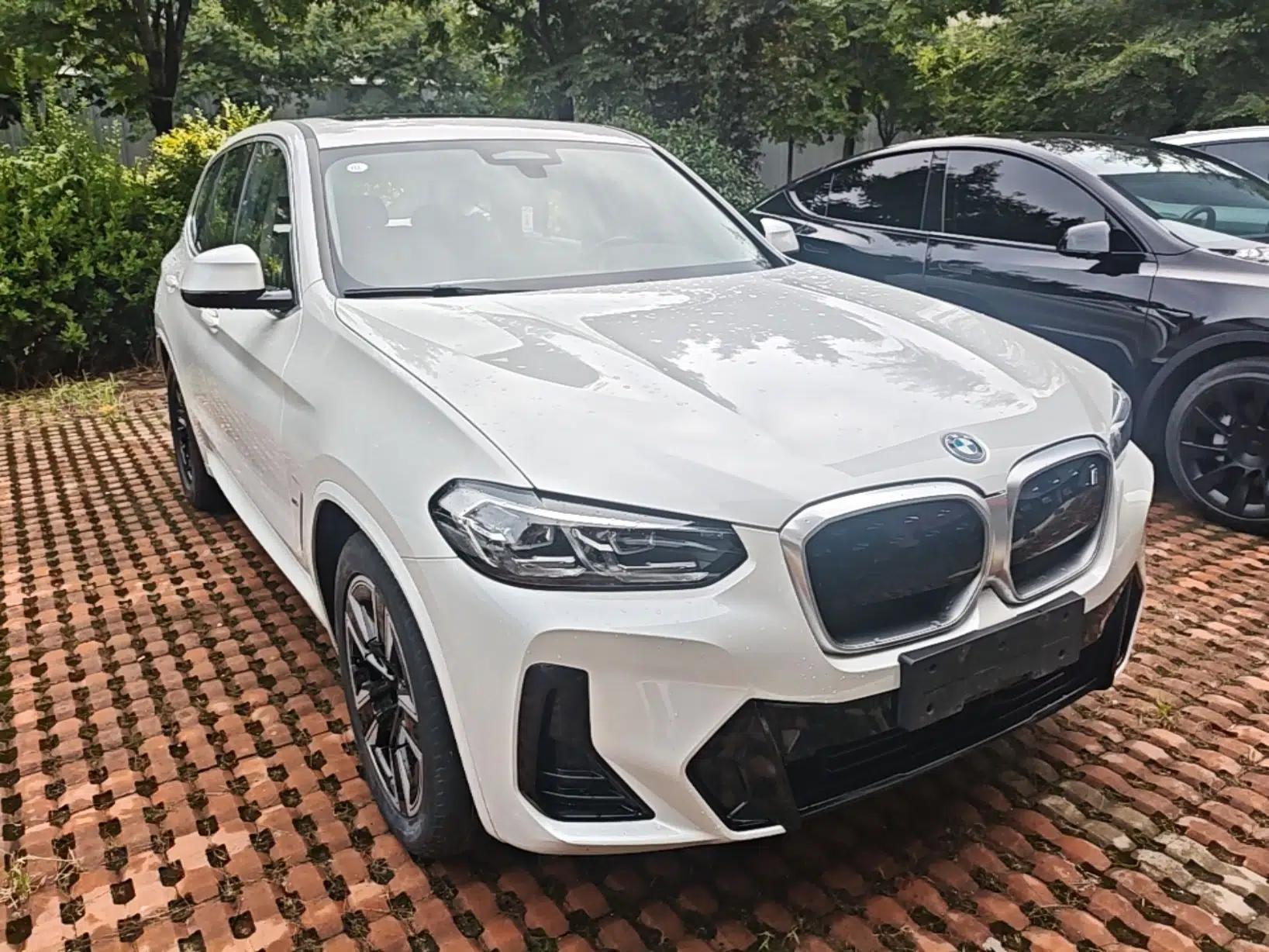 BMW iX3 2022 Updated Leading Version — миниатюра 3