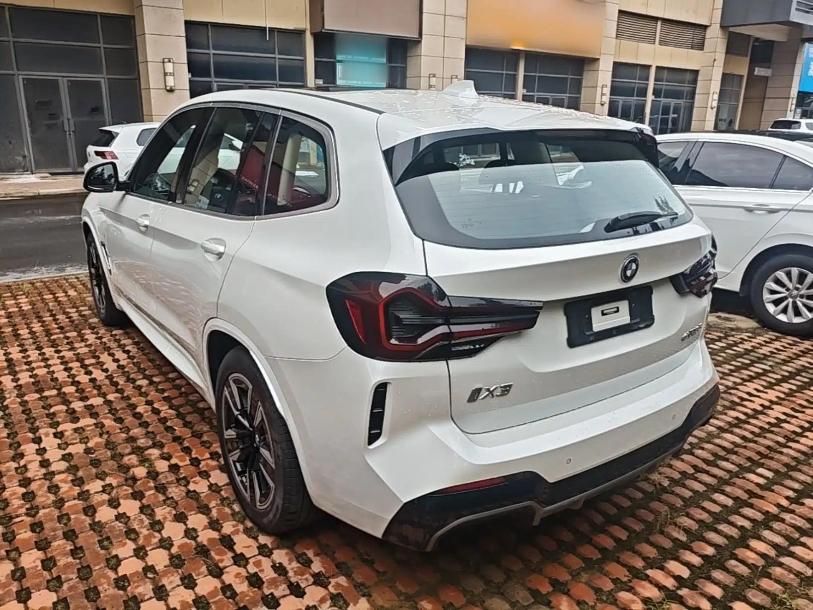 BMW iX3 2022 Updated Leading Version — миниатюра 4