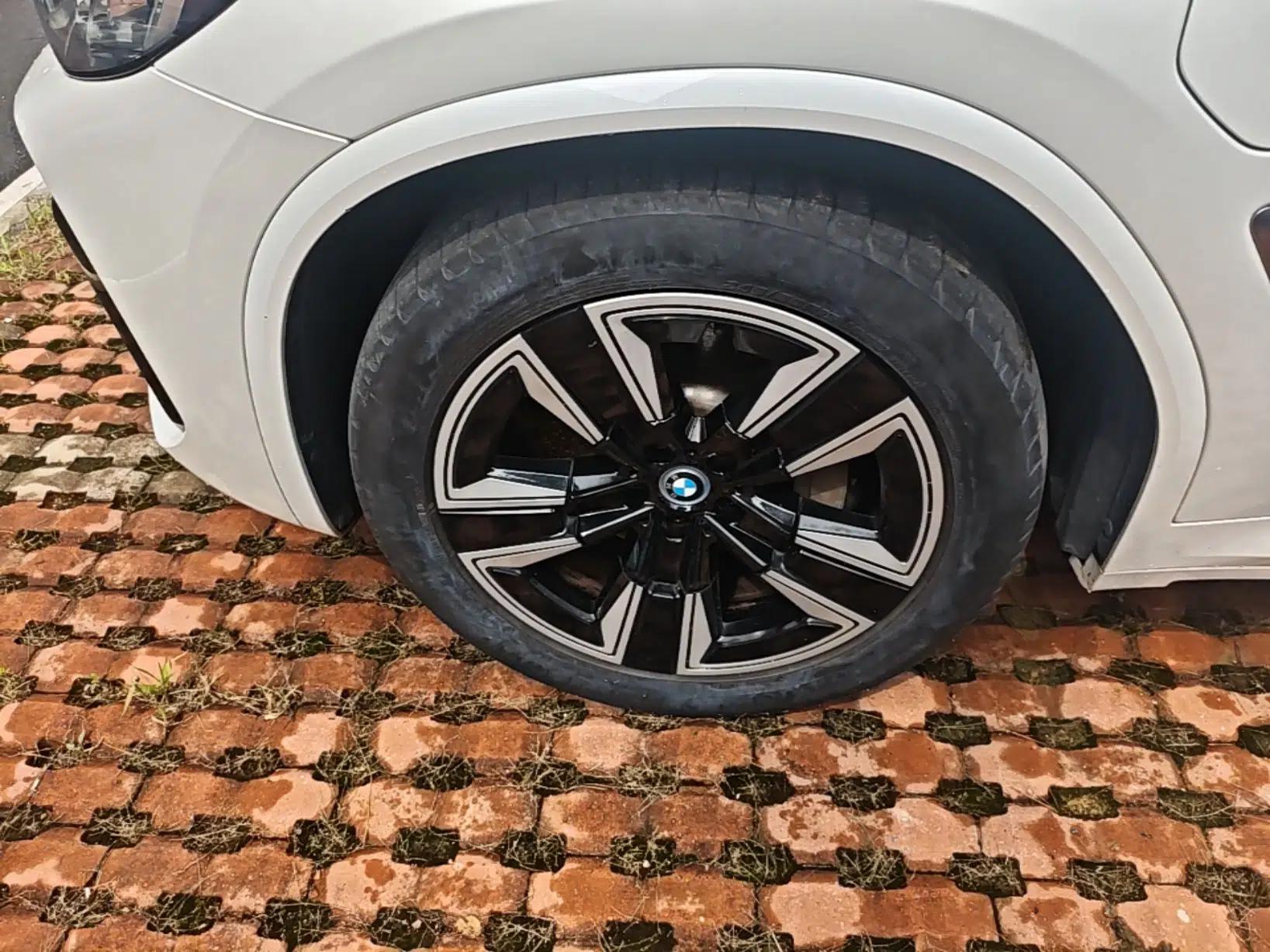 BMW iX3 2022 Updated Leading Version — миниатюра 10