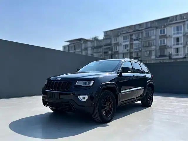 2013 Jeep Grand Cherokee Imported Model 3.6L Luxury Navigation Edition
