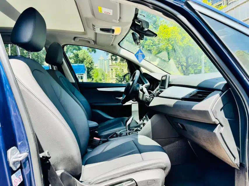 BMW 2 Series Gran Tourer 2018 220i Leading Model — миниатюра 18
