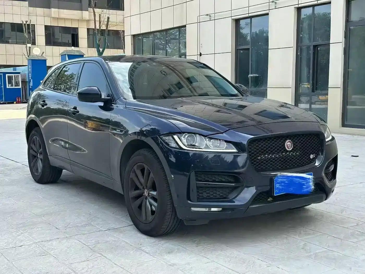 2016 Jaguar F-PACE 2.0T 2WD R-Sport — миниатюра 3