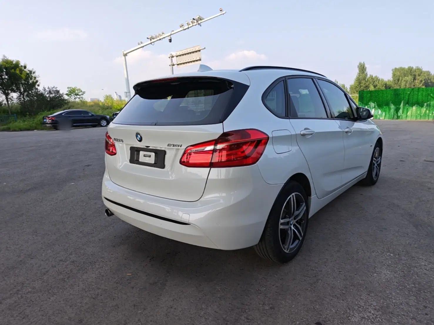 BMW 2 Series Active Tourer 2016 218i Sports Design Package — миниатюра 6