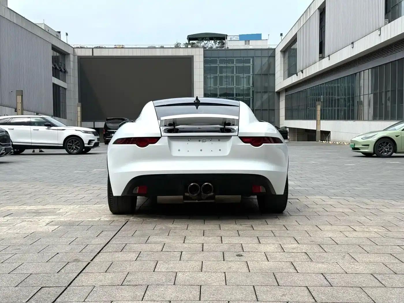 Jaguar F-TYPE 2019 2.0T Hardtop — миниатюра 12