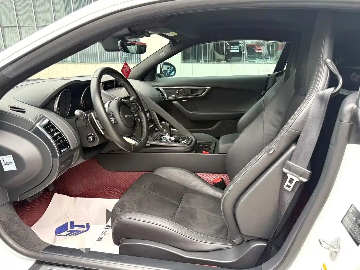 Jaguar F-TYPE 2019 2.0T Hardtop — миниатюра 5