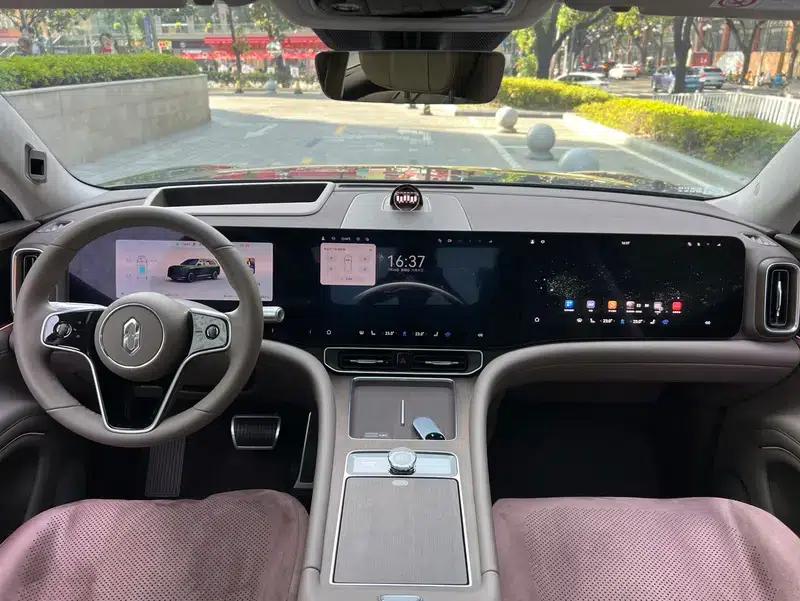 Wenjie M9 2024 Extended Range Ultra 5-Seater — миниатюра 21
