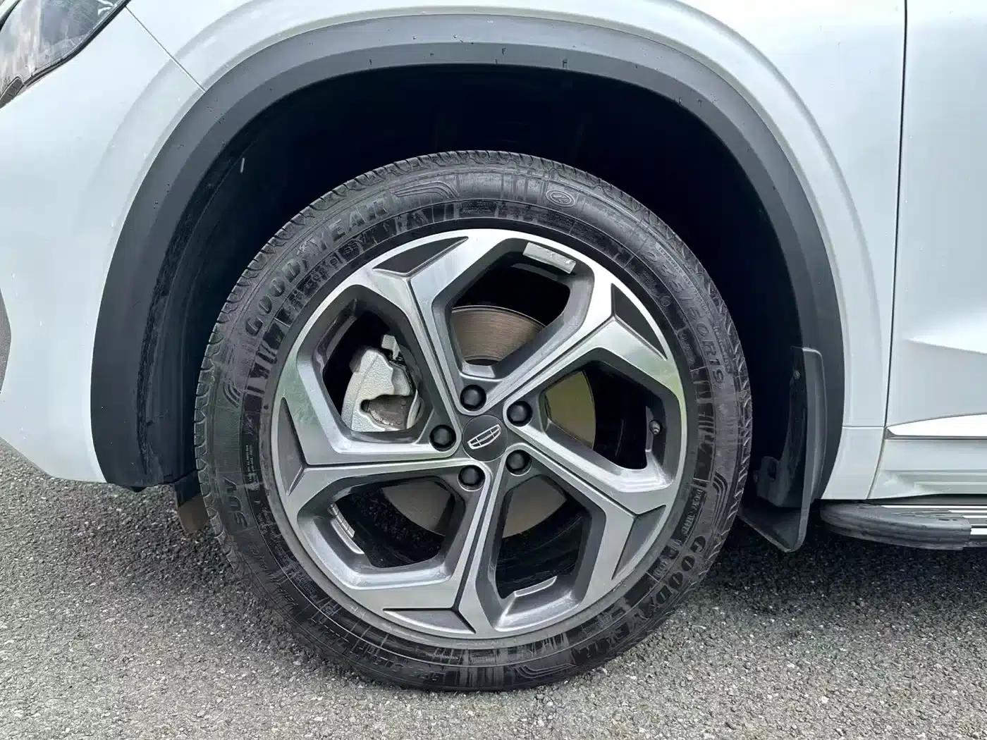 Geely Xingyue L 2024 2.0TD High-Power Automatic Two-Wheel Drive Cloud Edition — миниатюра 13