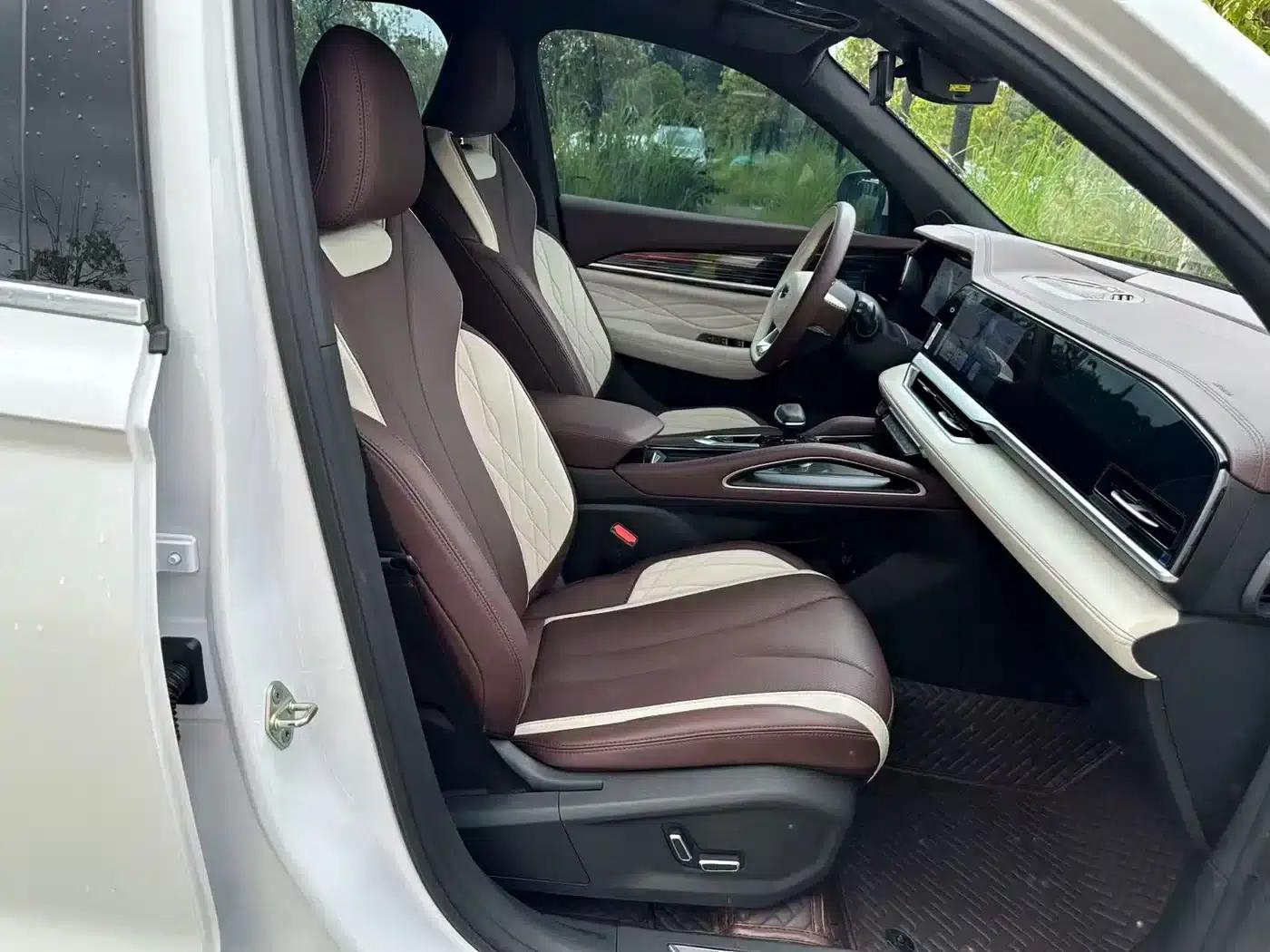 Geely Xingyue L 2024 2.0TD High-Power Automatic Two-Wheel Drive Cloud Edition — миниатюра 19