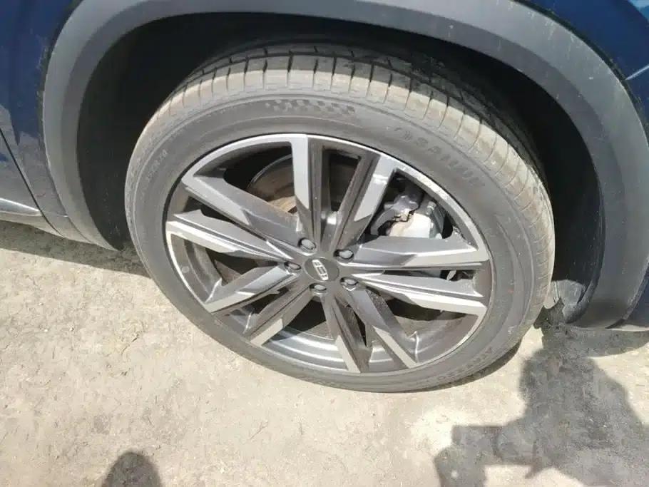 Geely Xingyue L 2021 2.0TD High-Power Automatic Four-Wheel Drive Flagship Edition — миниатюра 6
