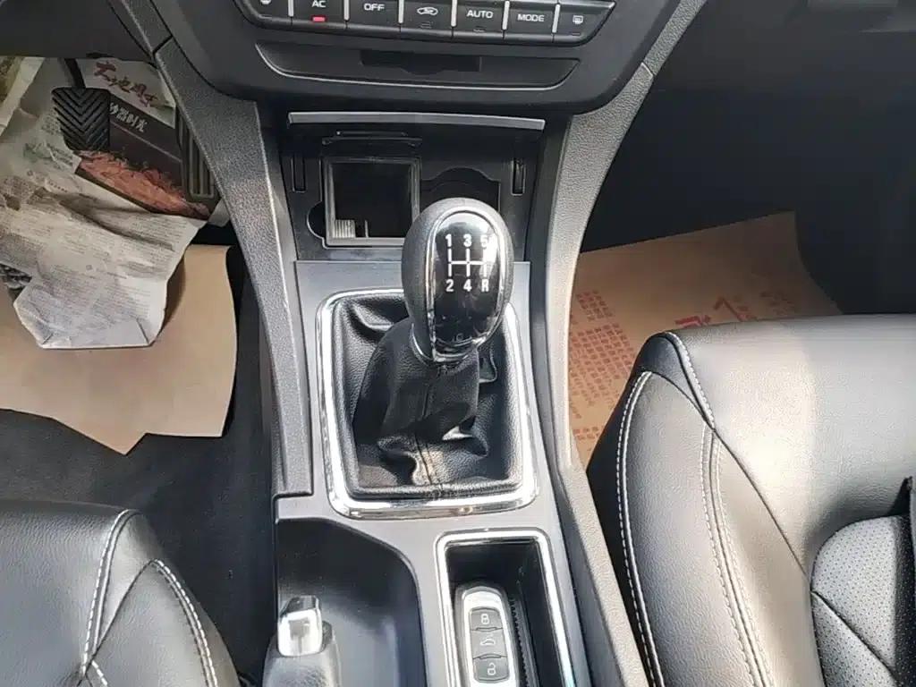 Geely Emgrand 2017 Sedan Million Edition 1.5L Manual Upgrade Version — миниатюра 14