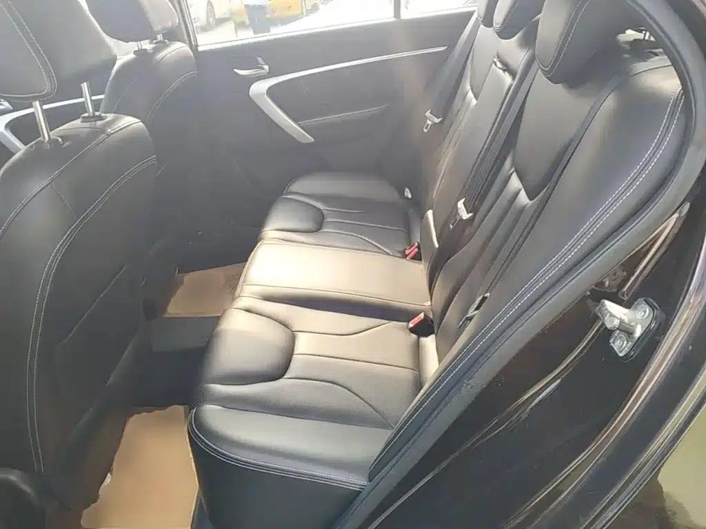 Geely Emgrand 2017 Sedan Million Edition 1.5L Manual Upgrade Version — миниатюра 17