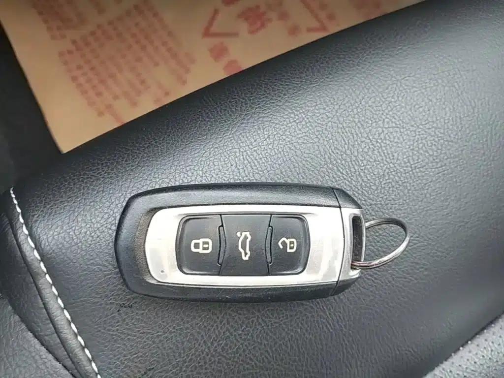 Geely Emgrand 2017 Sedan Million Edition 1.5L Manual Upgrade Version — миниатюра 9
