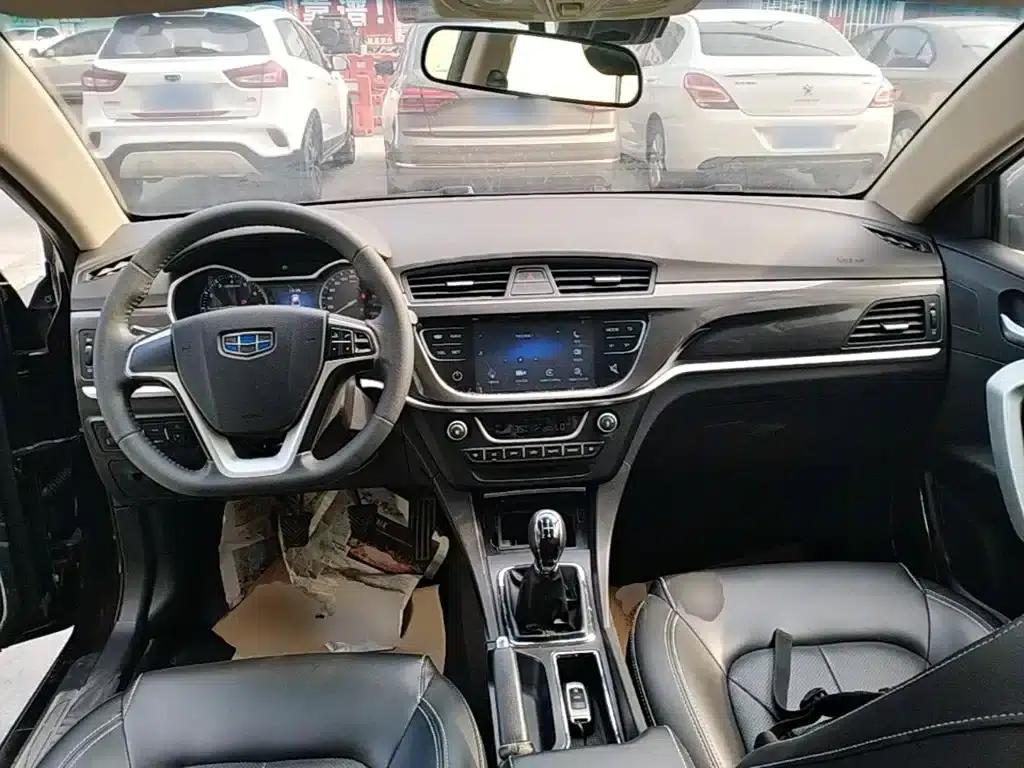 Geely Emgrand 2017 Sedan Million Edition 1.5L Manual Upgrade Version — миниатюра 10