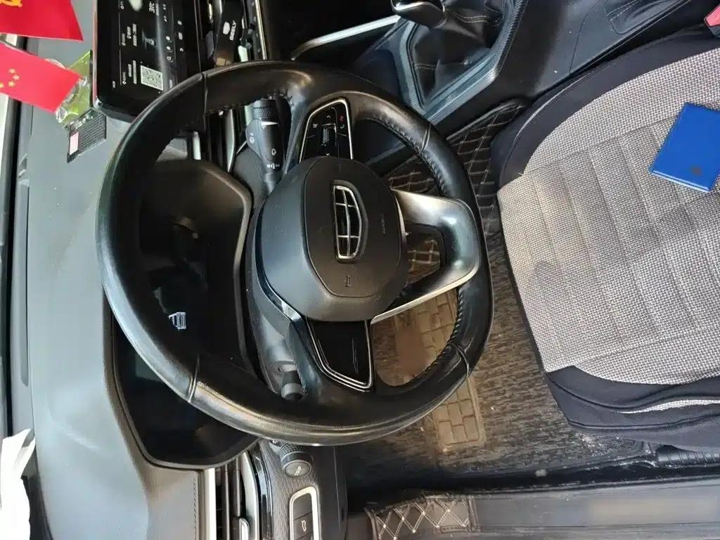 Geely Emgrand 2022 4th Generation 1.5L Manual Elite — миниатюра 3