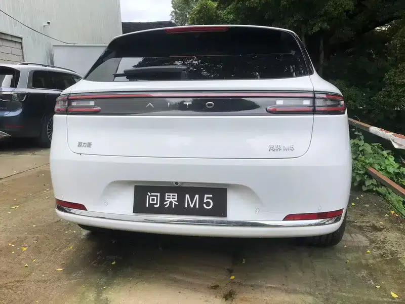 Wenjie M5 2025 Ultra Range Extended Rear-Wheel Drive — миниатюра 3