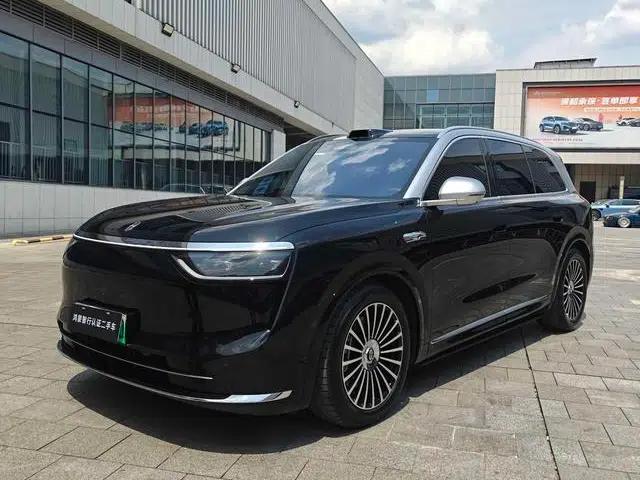 Wenjie M8 2025 Extended Range Max+ 6-Seat 4WD Version (192-line LiDAR)