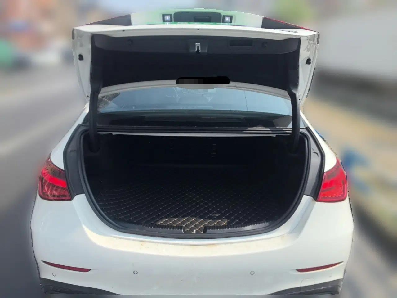 Mercedes-Benz C-Class 2023 C 260 L Bright Night Sports Edition — миниатюра 16